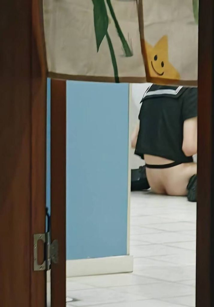 学弟的日常任务之厕所打卡🍉-异梦资源站